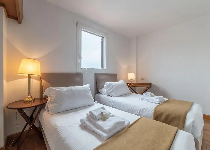 Paradiso Penthouse - Fromhometorome Apartment